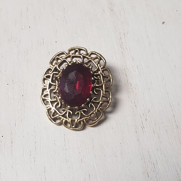 Vintage 1970's Sarah Coventry Gold Tone Brooch W/Oval Red Rhinestone Marked SC - Picture 5 of 14